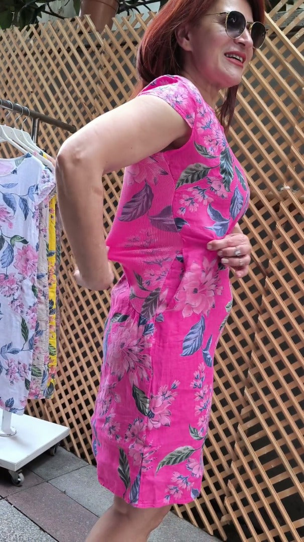 đ„Plusz mĂ©retƱ kerek nyakĂș laza ujjĂș nyomtatott ruha