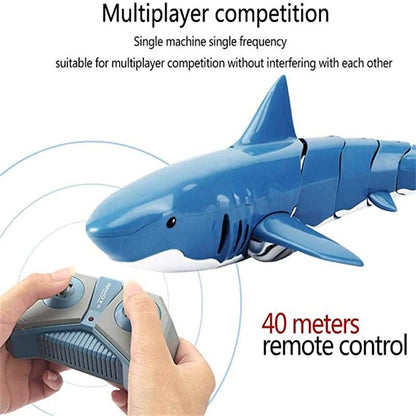 🦈 🥳 2,4 GHz-es távirányítású cápa – Több mint 50 000 eladott példány! – Sima úszás, újratölthető és strapabíró – tökéletes medencébe vagy kádba – szórakoztató vízi kaland 🌊