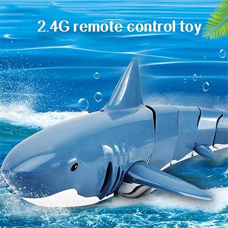 🦈 🥳 2,4 GHz-es távirányítású cápa – Több mint 50 000 eladott példány! – Sima úszás, újratölthető és strapabíró – tökéletes medencébe vagy kádba – szórakoztató vízi kaland 🌊