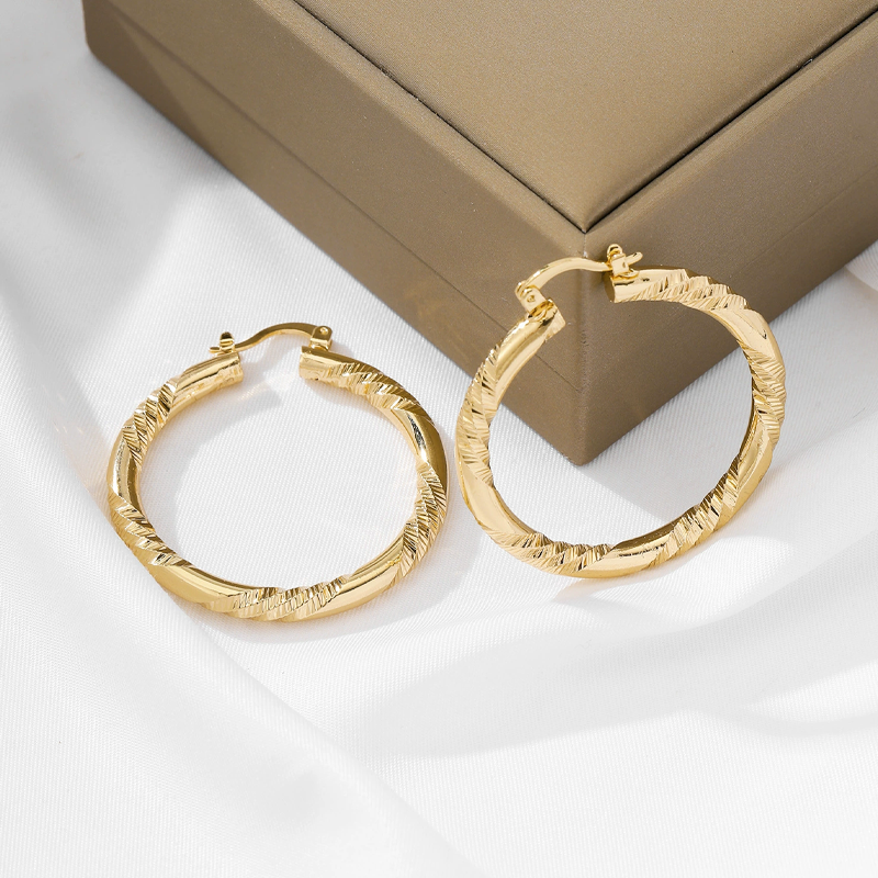 【1+1 ingyen】✨ Női elegáns csavart karikafülbevaló – Utánvétes 💫