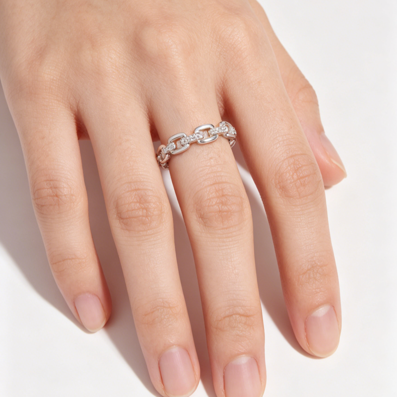 ✨💍 Elegáns láncszemes örökgyűrű – Csillogó cirkóniával, időtlen stílussal és különleges ragyogással 💎💕