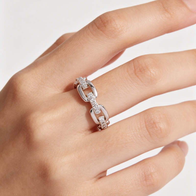 ✨💍 Elegáns láncszemes örökgyűrű – Csillogó cirkóniával, időtlen stílussal és különleges ragyogással 💎💕