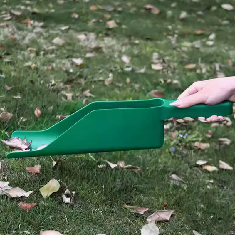 Gutter cleaning leaf shovel